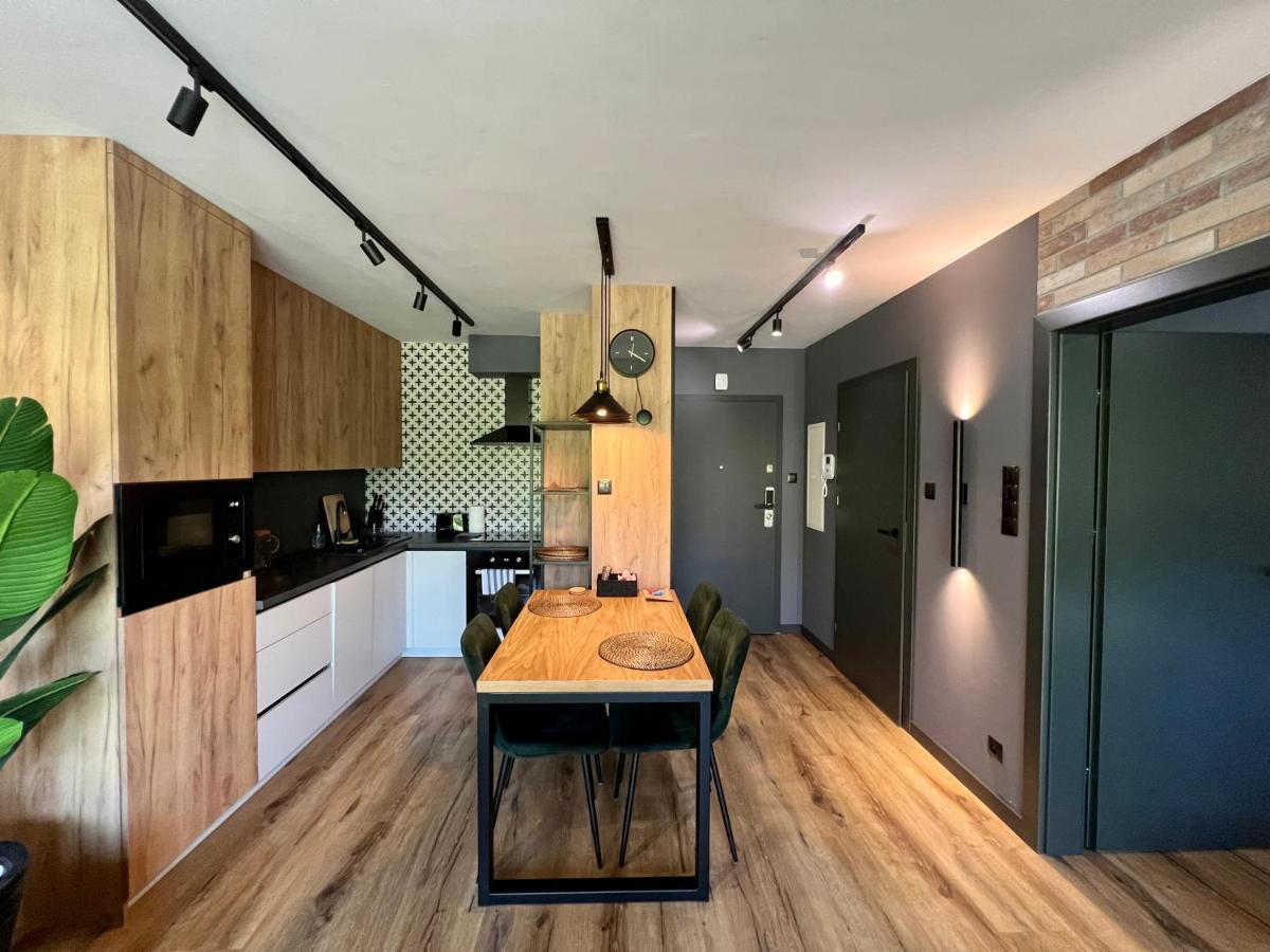 Loft Klonowa - Apartament Z Garazem Kielce Ngoại thất bức ảnh