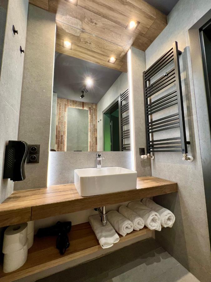 Loft Klonowa - Apartament Z Garazem Kielce Ngoại thất bức ảnh